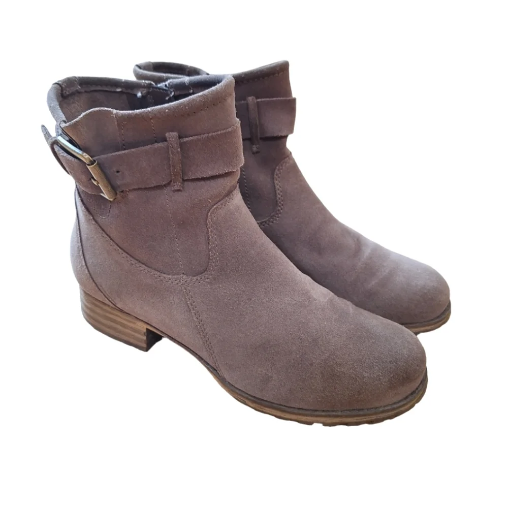 Clarks Collection Women's Marana Amber Brown Suede Ankle Boots Lug Sole 8.5M